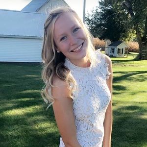 Meet your Posher, Emily